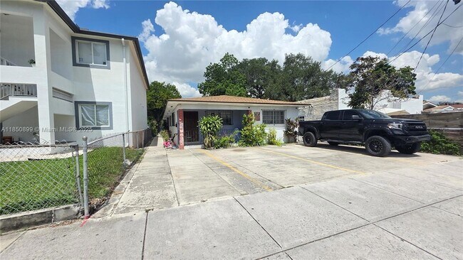 Primary Photo - 2660 NW 23rd Ave