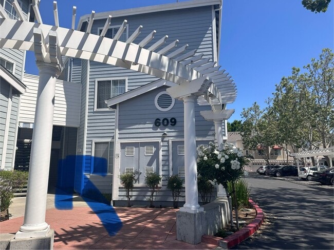 Primary Photo - 609 Arcadia Terrace
