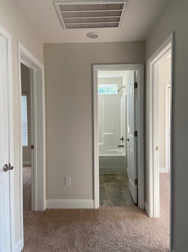 Building Photo - 1020 Belsole Pl