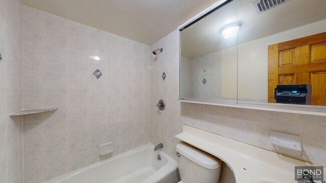 Building Photo - 244 W 109th St