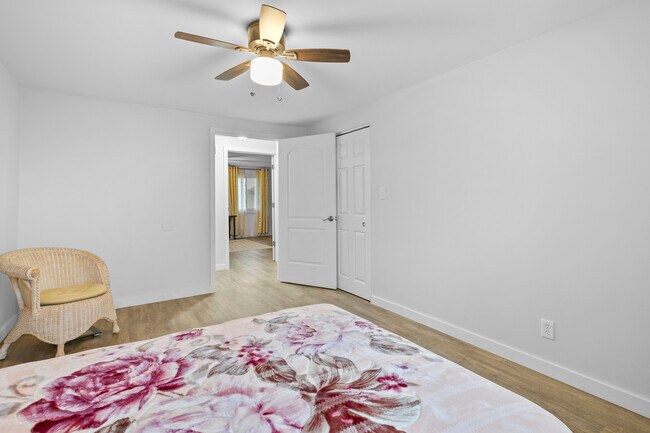 Building Photo - 422 Gainsborough Ct