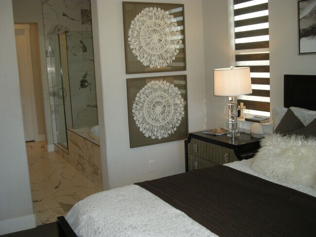 Building Photo - Fully Furnished Four Bedroom, Three Bath H...