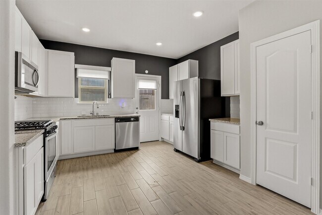 Building Photo - 25722 Hickory Pecan Trl