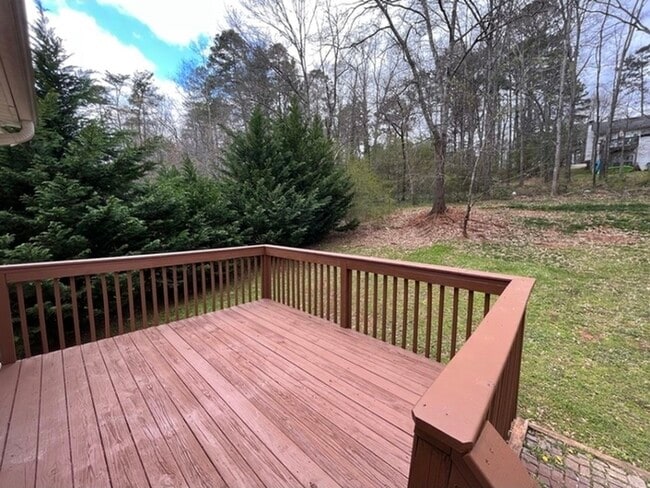 Building Photo - 6950 Sawnee Terrace