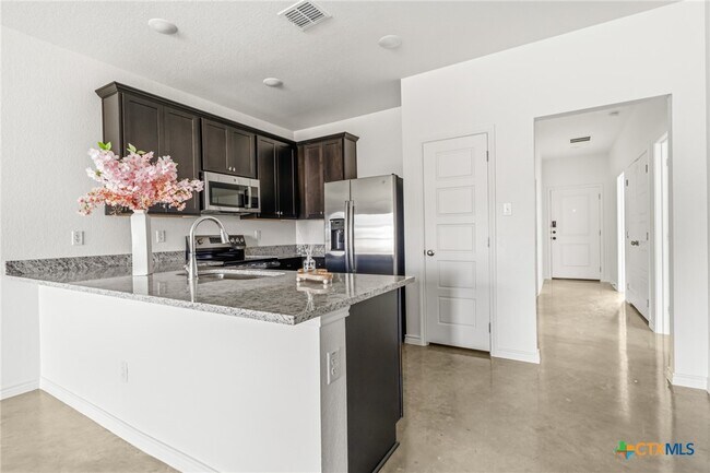 Building Photo - 8901 Prickly Ash Dr
