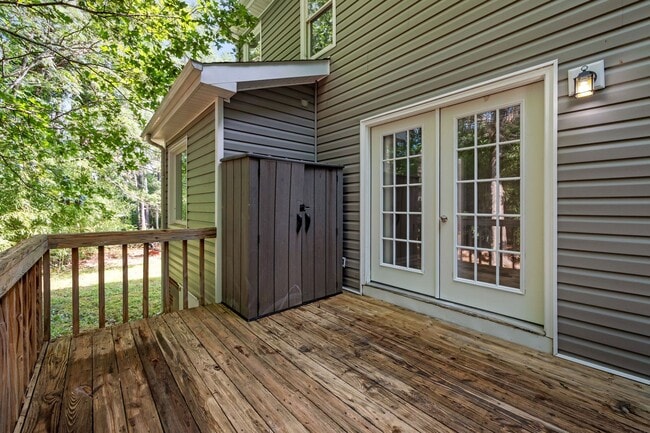 Building Photo - Price Reduced! 3 bedroom single family home