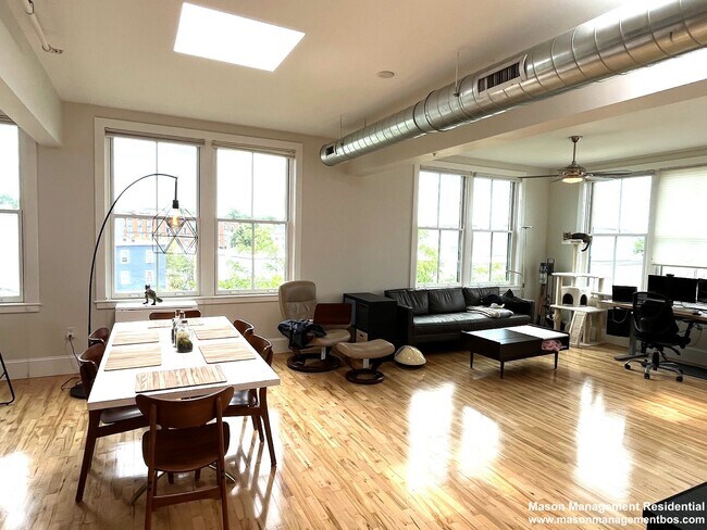 Building Photo - 43 Park St