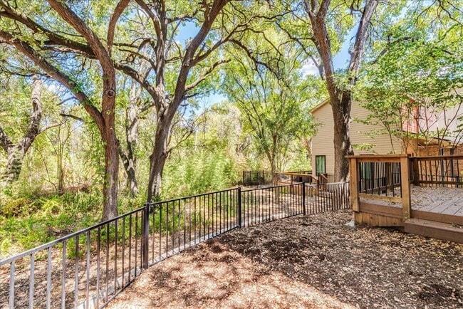 Building Photo - 2807 Del Curto Rd