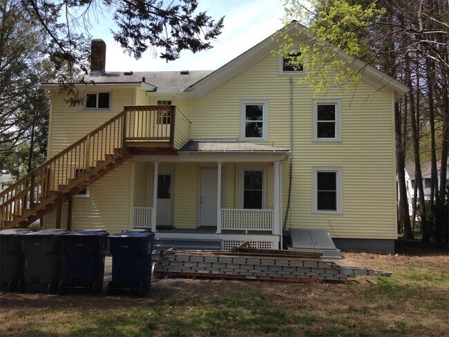 Building Photo - 20 Hough St