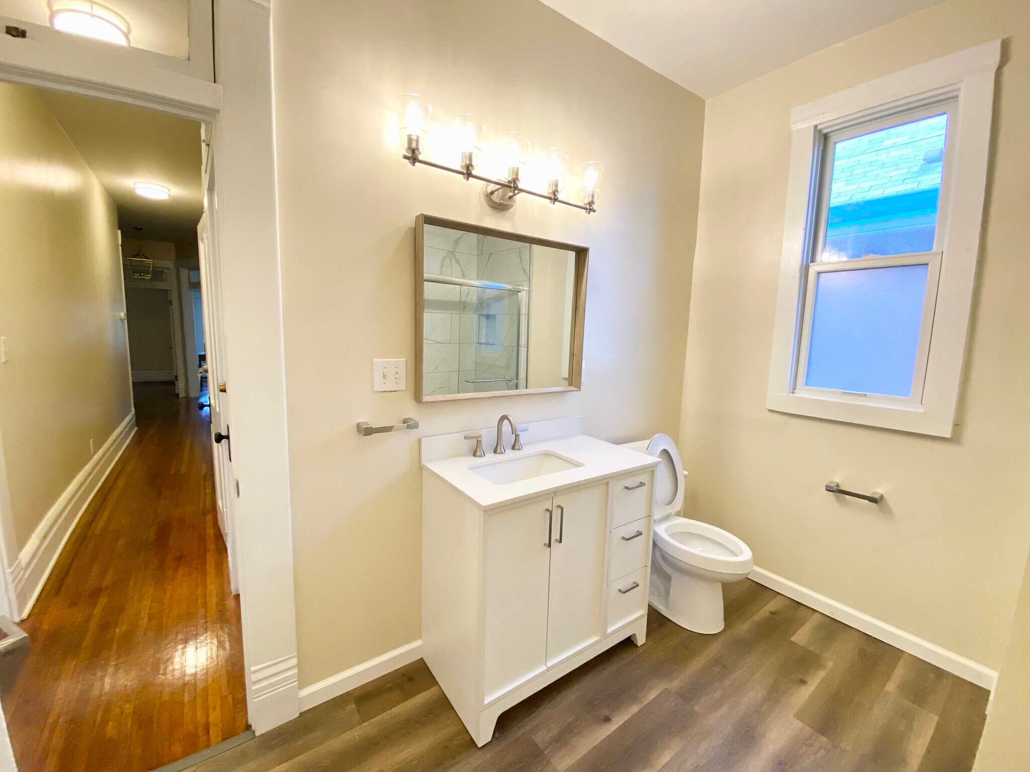 Building Photo - 1372 Neil Ave