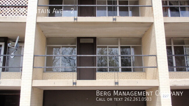 Building Photo - 233 Mountain Ave