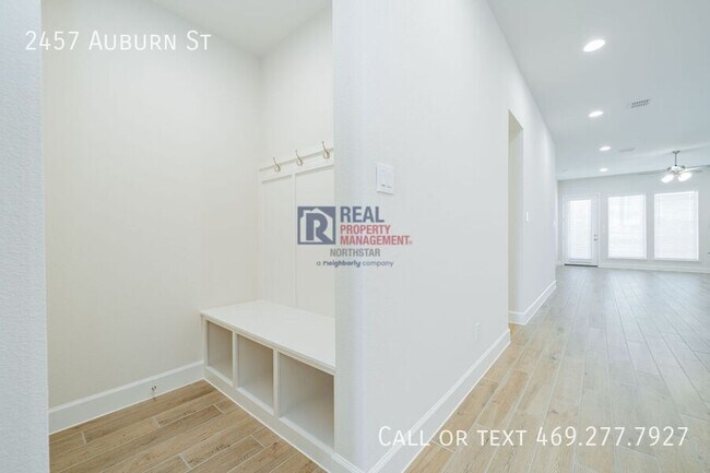Building Photo - 2457 Auburn St