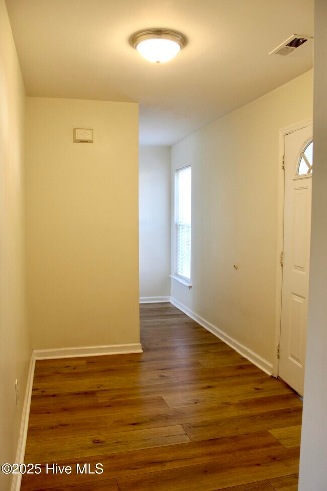 Building Photo - 1504 Amhearst Ct