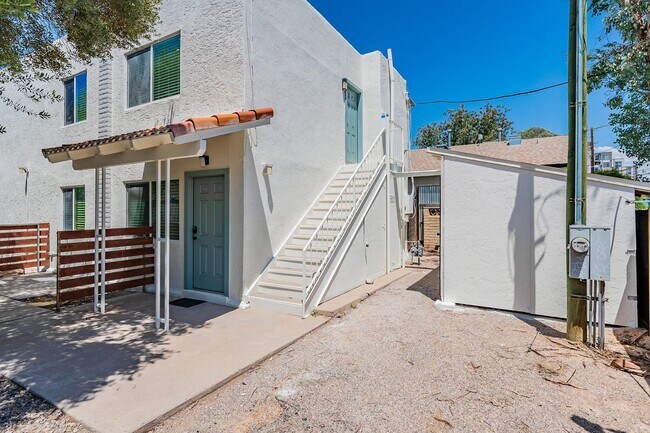 Building Photo - 804-870 10th St