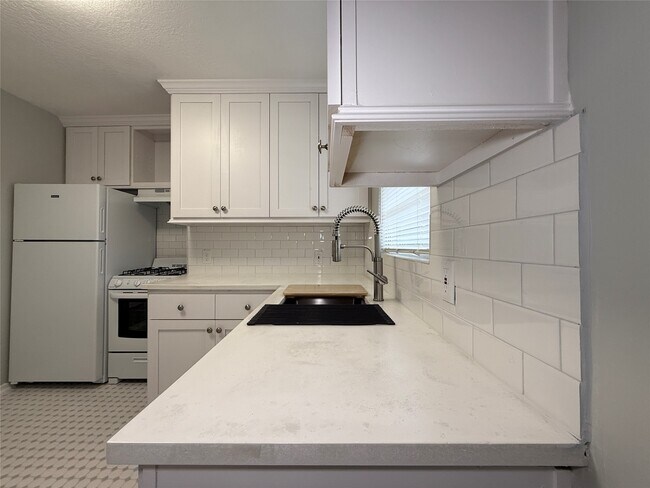 Building Photo - 1314 Heights Blvd