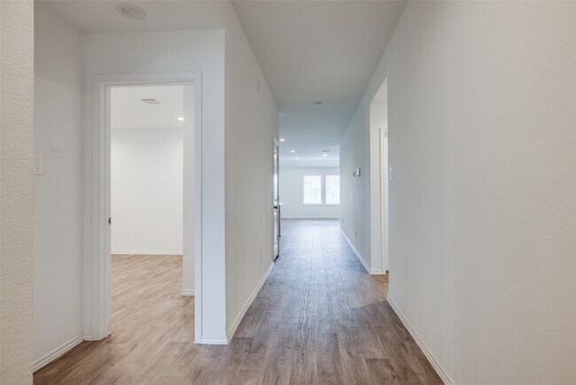 Building Photo - 20818 Marigold Meadows St