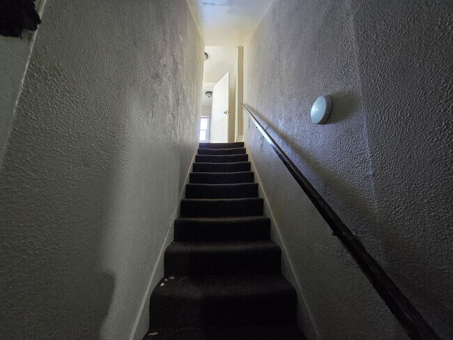 Building Photo - 15 Edmonds St