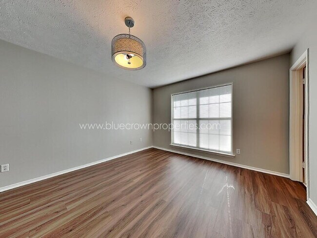 Building Photo - 8322 Lullwater Dr