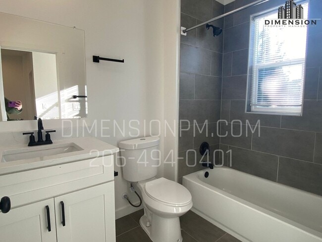 Building Photo - 426 S 60th St