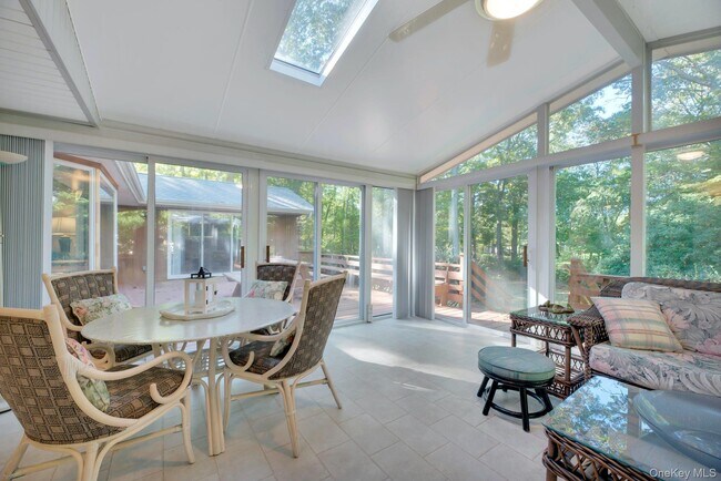 Building Photo - 1075 Inlet Ln