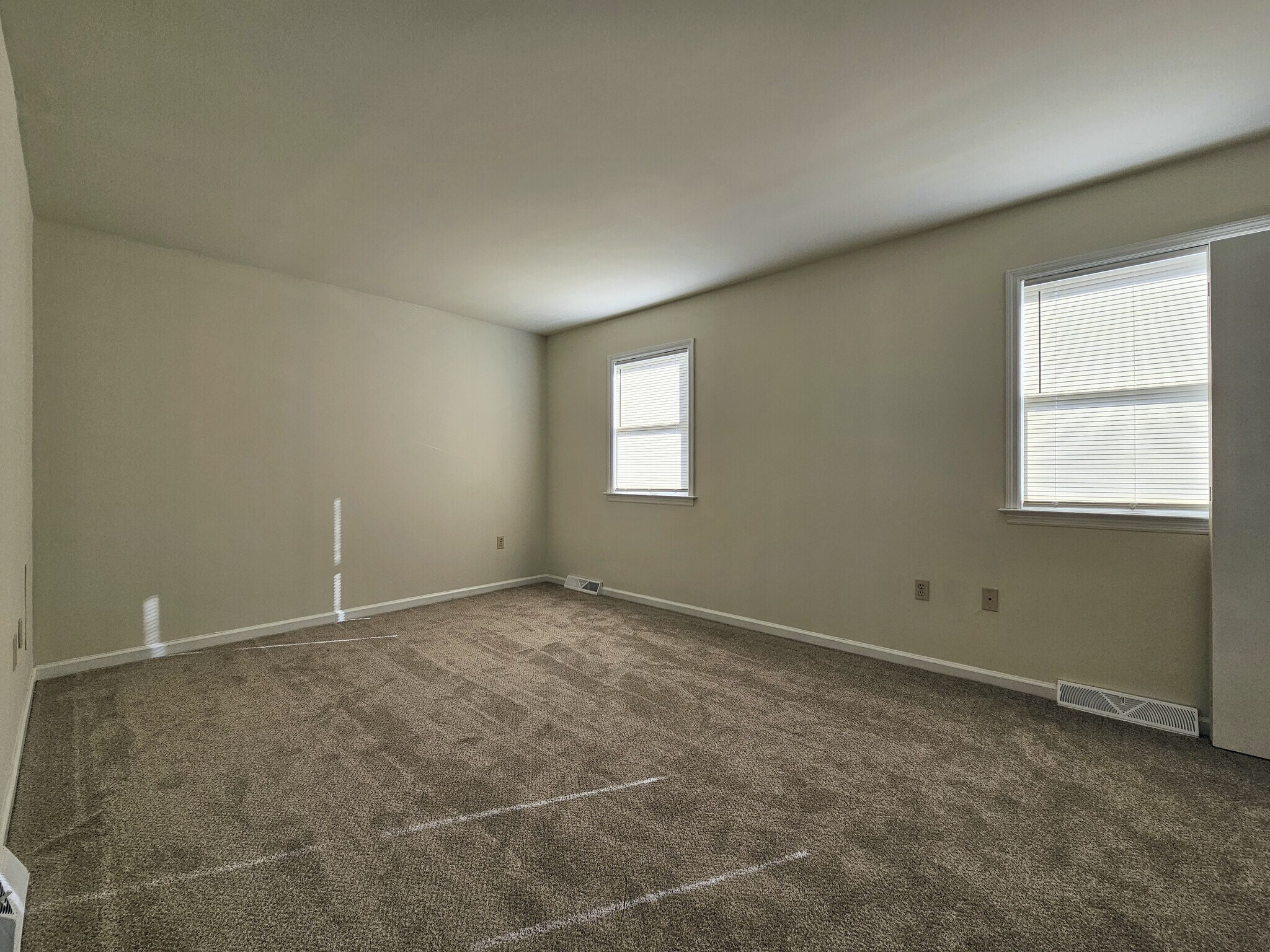 Building Photo - 137 Millview Ct