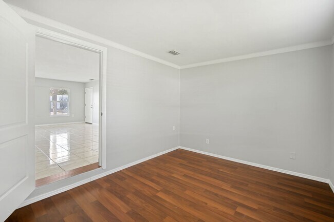 Building Photo - Beautifully Updated Clearwater Home with M...