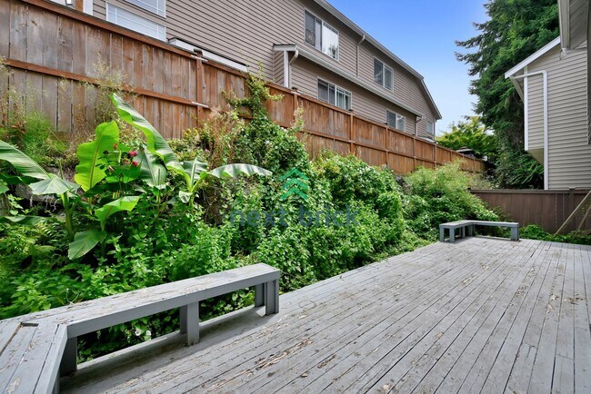 Building Photo - 3 BED & 2.5 BATH SINGLE FAMILY HOUSE FOR RENT