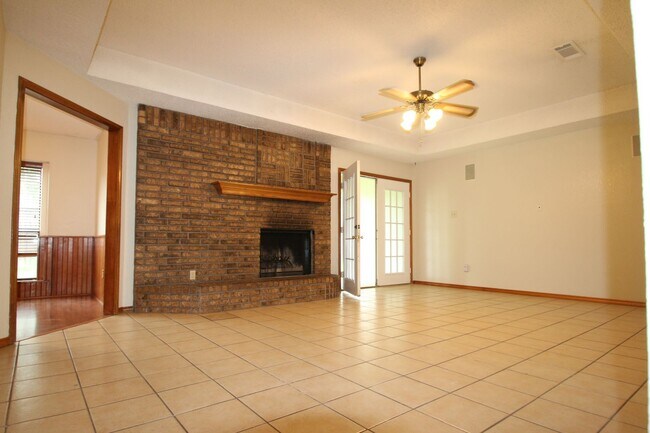 Building Photo - Corner Lot Charmer Off Chapel Creek | 4BR/2BA with Fireplace, Garden Tub & Fenced Backyard
