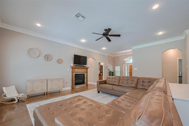 Building Photo - 503 Weisinger Dr