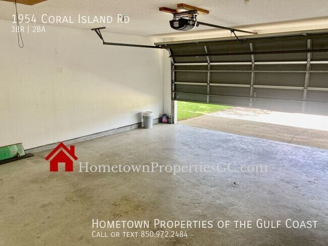 Building Photo - POOL HOME near Naval Air Station Pensacola!