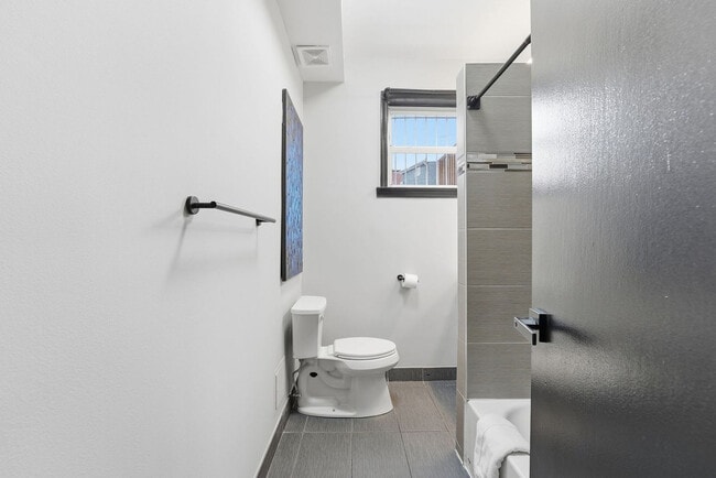 Building Photo - 409 O St NW