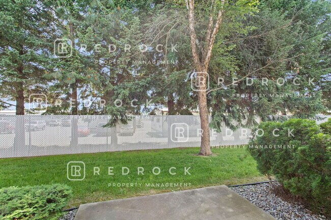 Building Photo - 4920 N Orchid Ln