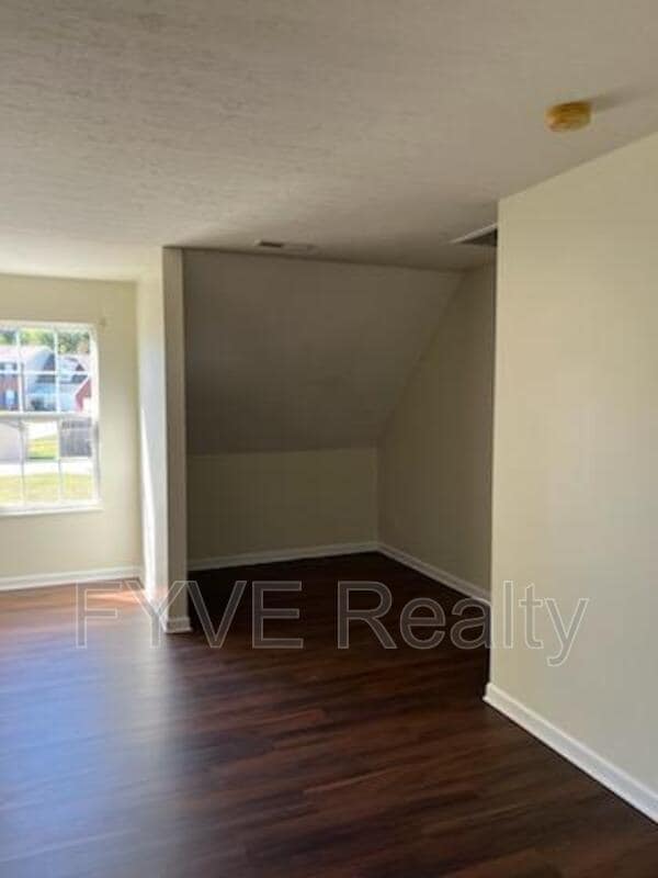 Building Photo - 2426 Middlebrook Ridge Ln
