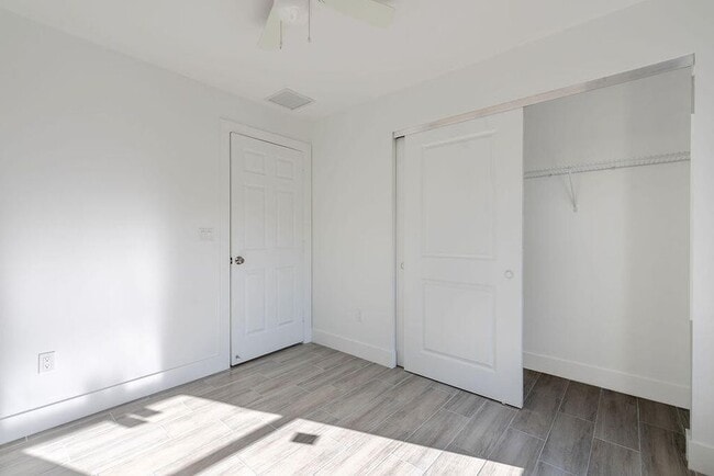 Building Photo - 3246 Jefferson St