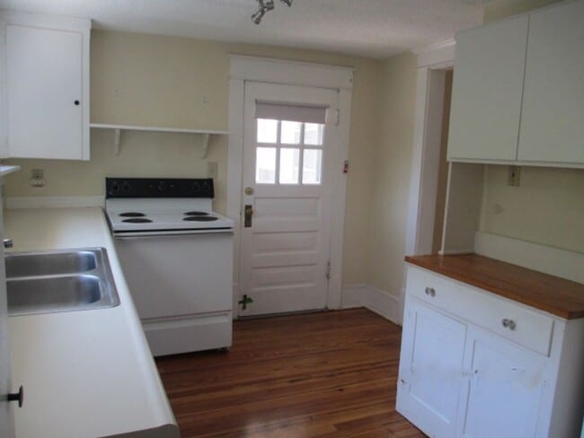 Building Photo - Wonderful 2br 1ba Condo in Five Points! Av...