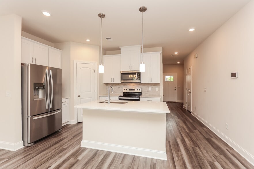 Building Photo - 906 Ridge Ln