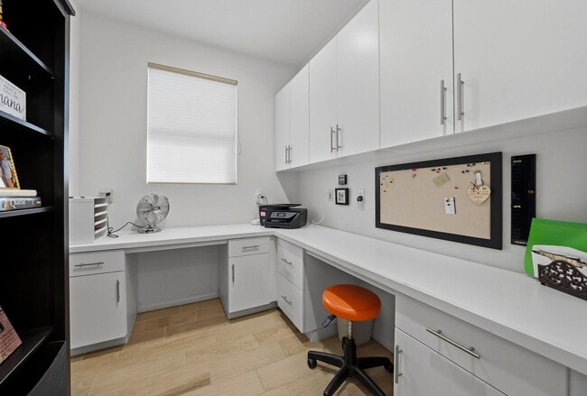 Building Photo - 51811 Golden Eagle Dr