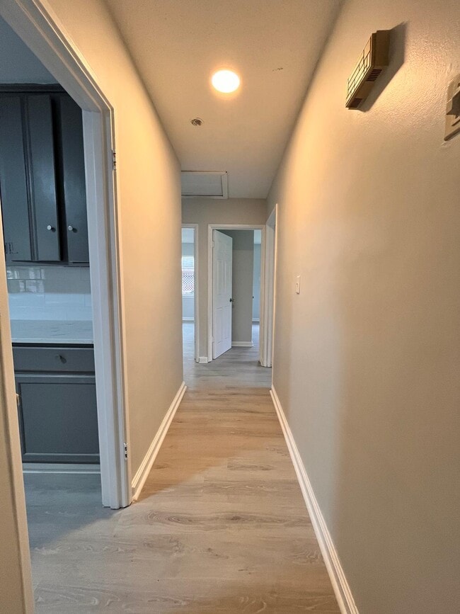 Building Photo - 962 Hanover Dr