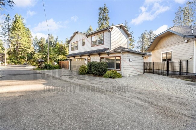 Building Photo - 1669 E Bozanta Dr