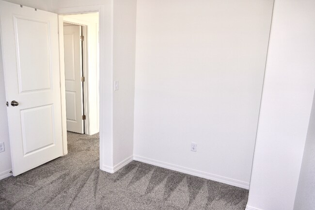 Building Photo - 706 Grissom Dr.