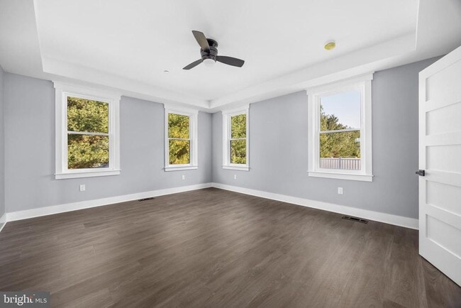 Building Photo - 5692 King Stuart Dr