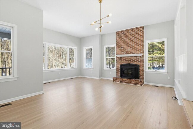 Building Photo - 13835 Burntwoods Rd