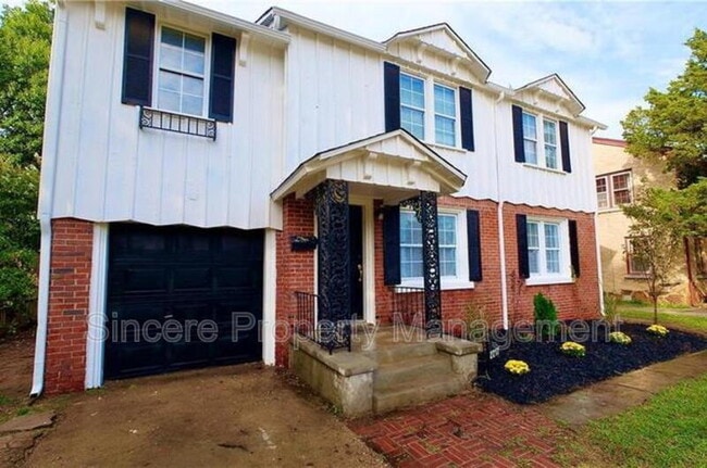 Building Photo - 2217 NW 25th St