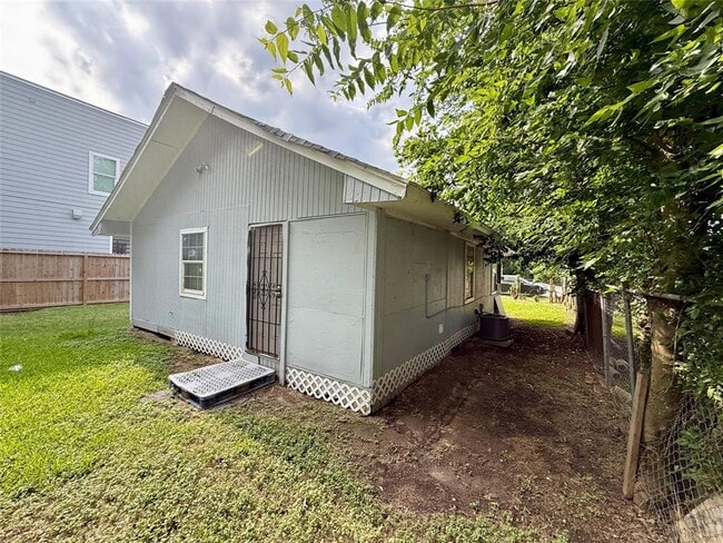 Building Photo - 4426 Phlox St