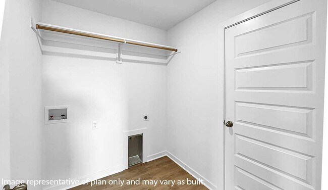 Building Photo - 3030 Loredo Ln