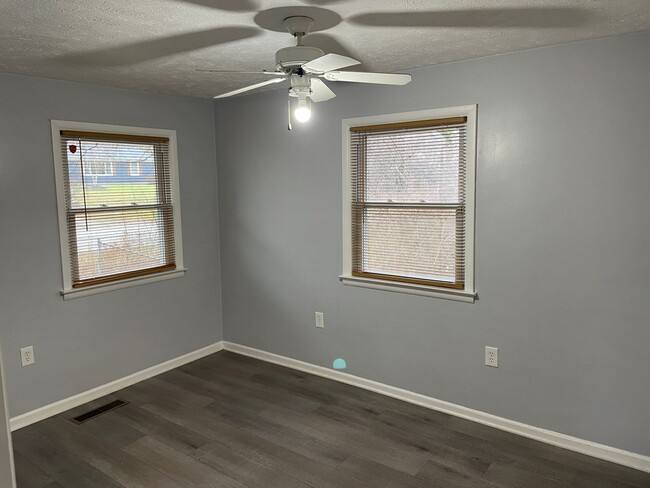 Building Photo - Fantastic Comstock Park 3 bed/2 ba Home fo...