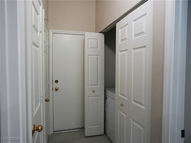 Building Photo - 8221 James Grayson Dr