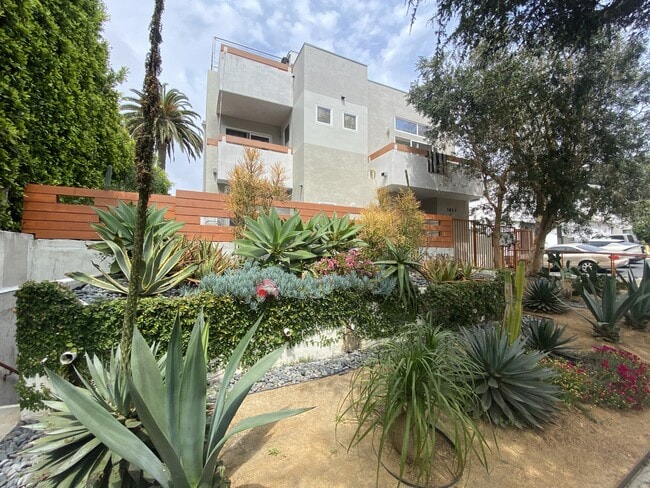 Primary Photo - 1827 16th St
