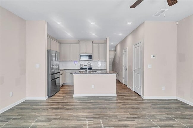 Building Photo - 585 McWilliams Rd SE