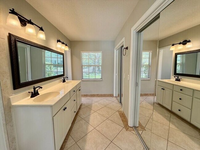 Building Photo - 4/3 WINTER PARK POOL HOME WITH WINTER PARK SCHOOLS! (Orange County Winter Park Schools)
